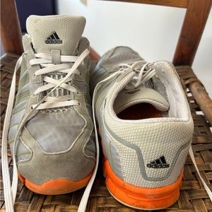 Womens Adidas Tennis Shoes Size 10